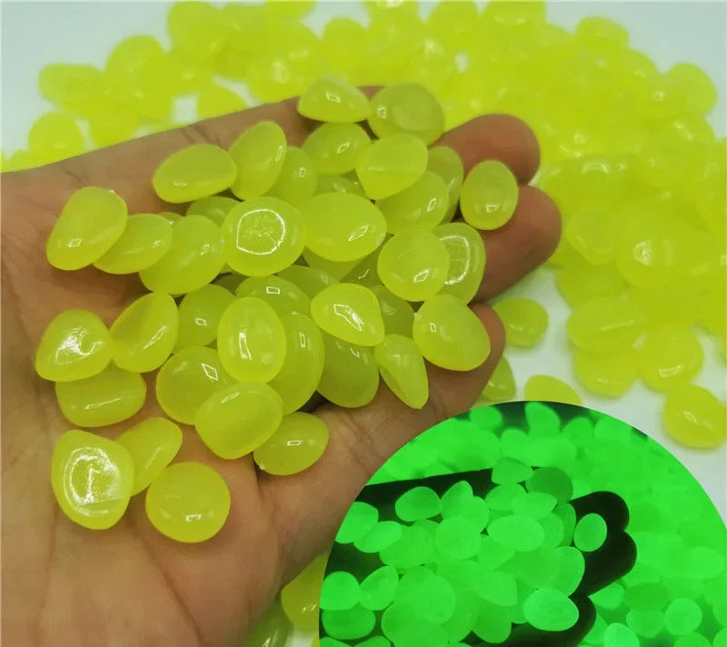 piedras de colores que brillan sin electricidad para ambientar eventos y celebraciones nocturnas